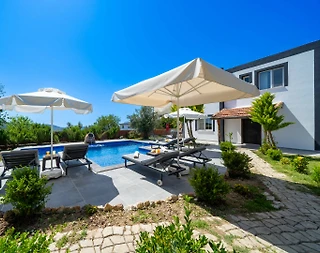 Kaş İslamlar'da Sakin Konumda, Özel Havuzlu, Geniş Villa - 5