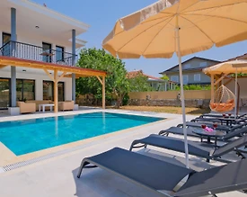 Fethiye Yeşilüzümlü'de Geniş Ailelere Uygun, Özel Havuzlu, 4+1 Villa - 2