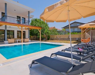 Fethiye Yeşilüzümlü'de Geniş Ailelere Uygun, Özel Havuzlu, 4+1 Villa - 2