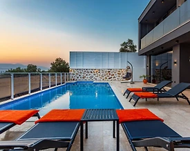 Kaş Yeşilköy'de Sakin Konumda, Özel Havuzlu, Modern Villa - 3