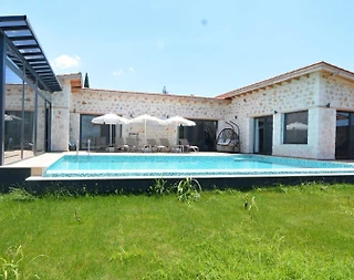 Kaş Üzümlü'de Doğa Manzaralı, Isıtmalı Havuzlu, Modern Villa - 4