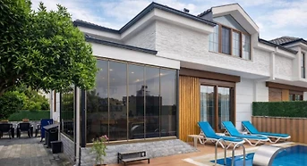 Kemer Göynük'te Muhteşem Doğa Manzaralı, Isıtmalı Havuzlu, 3+1 Villa