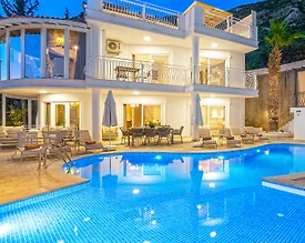 Kaş Kalkan'da Enfes Deniz Manzaralı, Özel Havuzlu, Lüks Villa - 2