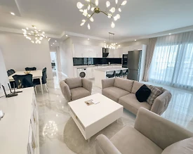 Kıbrıs İskele’de Tesis İçerisinde, Ortak Havuzlu, Ferah Daire - 2