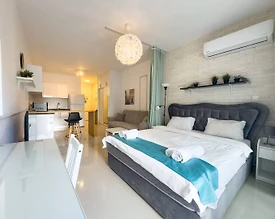 Kıbrıs İskele'de Tesis İçerisinde, Havuz Manzaralı, Modern Daire - 3