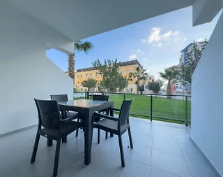 Kıbrıs İskele'de Tesis İçerisinde, Havuz Manzaralı, Modern Daire - 4