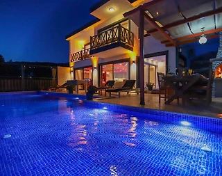 Kaş İslamlar'da Çekirdek Ailelere Uygun, Özel Havuzlu, Şık Villa - 1