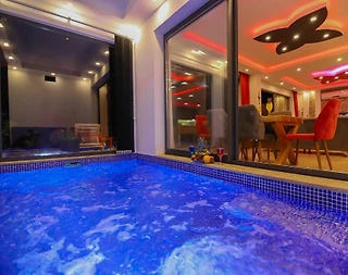 Kaş İslamlar'da Çekirdek Ailelere Uygun, Özel Havuzlu, Şık Villa - 3