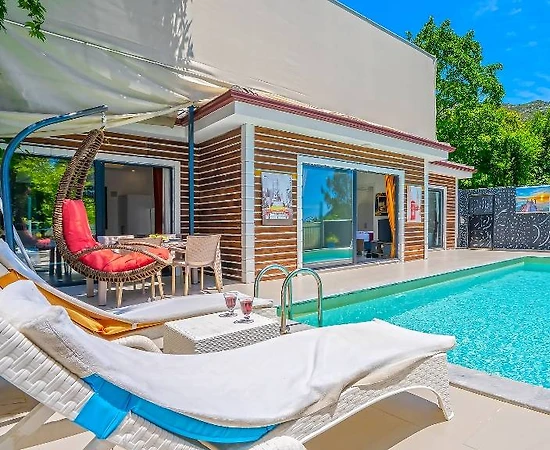 Kaş İslamlar'da Gözlerden Uzak, Özel Havuzlu, Kiralık Villa - 1