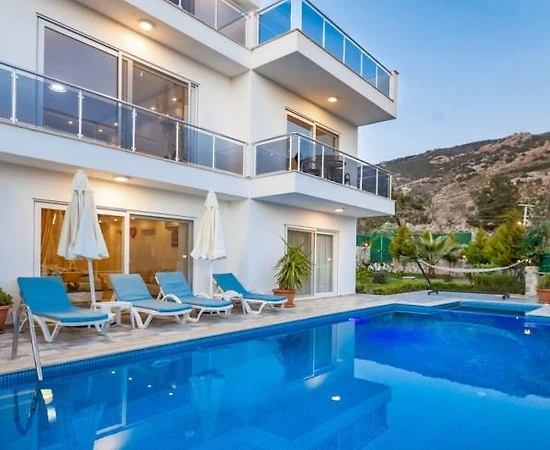 Kaş İslamlar'da Modern Tasarımlı, Özel Havuzlu, 10 Kişilik Villa - 1