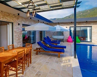 Kaş İslamlar'da Dağ Manzaralı, Isıtmalı Havuzlu, Saunalı Villa - 4