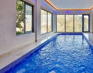 Kaş İslamlar'da Dağ Manzaralı, Isıtmalı Havuzlu, Saunalı Villa - 5