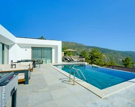 Kaş İslamlar'da Deniz Manzaralı, Özel Havuzlu, Çift Jakuzili Villa - 3