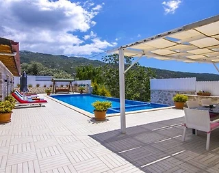 Kaş İslamlar'da Deniz ve Orman Manzaralı, Özel Havuzlu, Konforlu Villa - 1
