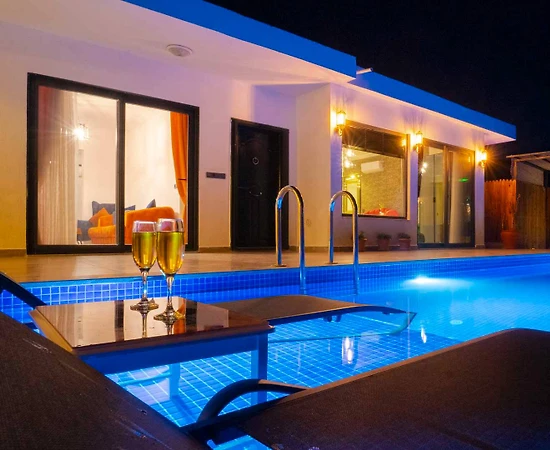 Kaş İslamlar'da Muhteşem Doğa İçerisinde, Özel Havuzlu, Kiralık Villa - 1