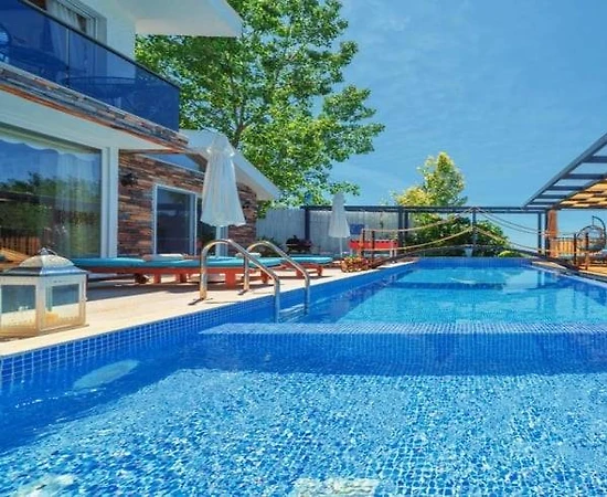 Kaş İslamlar'da Enfes Doğada, Özel Havuzlu, Lüks Kiralık Villa - 1