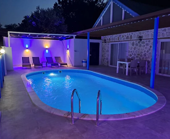 Kaş İslamlar'da Huzurlu Konumda, Özel Havuzlu, 4 Kişilik Villa - 1