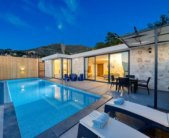 Kaş İslamlar'da Muhteşem Doğa Manzaralı, Özel Havuzlu, Kiralık Villa - 1