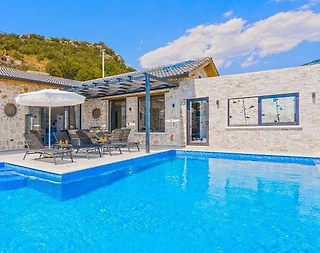 Kaş İslamlar'da Otantik Tasarımlı, Isıtmalı Özel Havuzlu, Taş Ev - 4