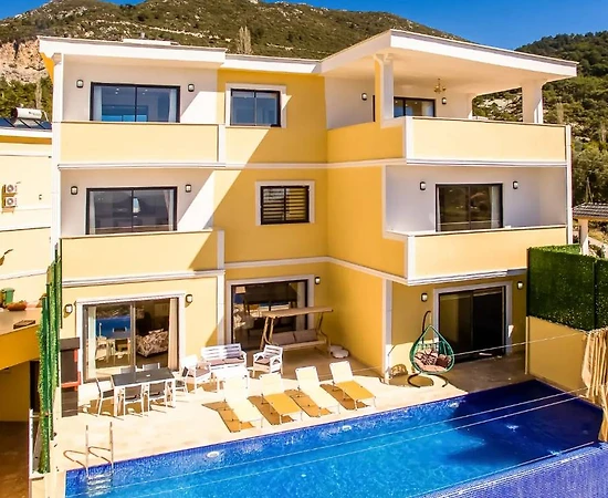 İslamlar'da Panoramik Deniz Manzaralı, Jakuzili, 10 Kişilik Villa - 1