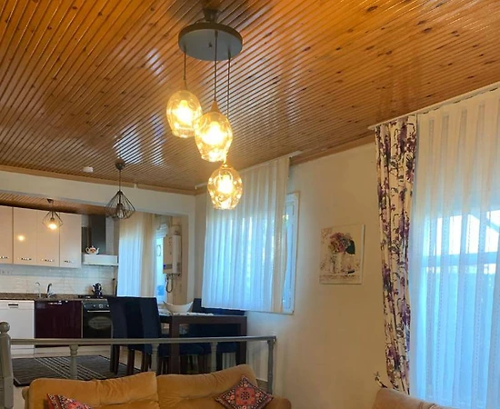 İstanbul Arnavutköy'de Havalimanına Yakın Konumda, Bahçeli, 2+1 Ev - 1