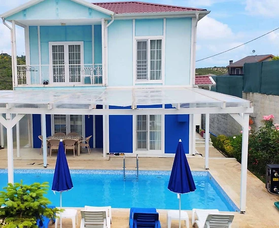 İstanbul Şile'de Geniş Bahçeli, Kapalı Isıtmalı Havuzlu, 3+1 Villa - 1