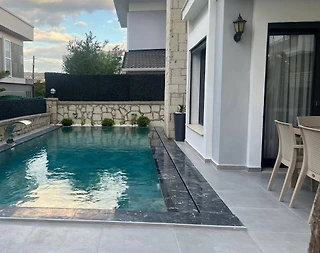 İzmir Çeşme'de Denize Yakın Konumda, Modern Tasarımlı, Kiralık Villa - 2