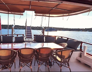 İzmir Çeşme'de Eşsiz Mavilikler İçerisinde, 3 Kabinli, Şık Gulet - 3