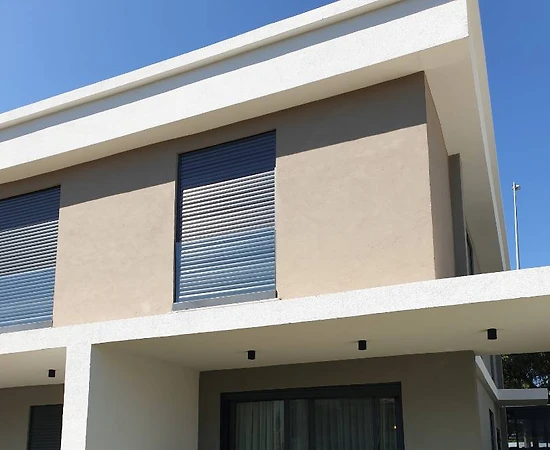 İzmir Çeşme'de Muhteşem Doğa Manzaralı, 6 Kişilik, Çocuk Oyun Alanlı Modern Villa - 1