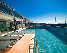 İzmir Çeşme'de Geniş Ailelere Uygun, Özel Tuz Havuzlu, Ferah Villa - 2