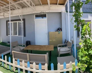 Dikili Çandarlı'da Geniş Ailelere Uygun, Deniz Manzaralı, Kiralık Ev - 1