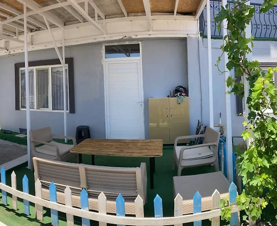 Dikili Çandarlı'da Geniş Ailelere Uygun, Deniz Manzaralı, Kiralık Ev - 1