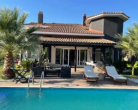 İzmir Foça'da Göz Alıcı Doğada, Özel Havuzlu, 4+1 Bahçeli Villa - 2