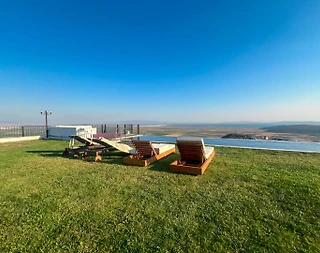 İzmir Foça'da Lüks Tasarımlı, Özel Havuzlu, Konforlu Villa - 2