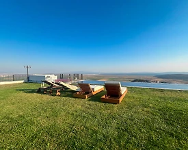 İzmir Foça'da Lüks Tasarımlı, Özel Havuzlu, Konforlu Villa - 2