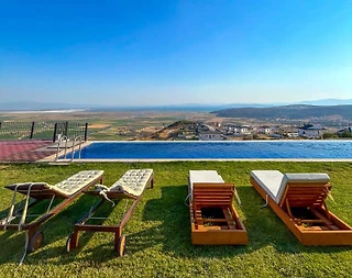 İzmir Foça'da Lüks Tasarımlı, Özel Havuzlu, Konforlu Villa - 3