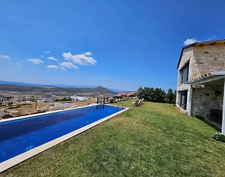 İzmir Foça'da Lüks Tasarımlı, Özel Havuzlu, Konforlu Villa - 4