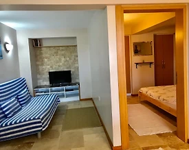 İzmir Karaburun'da Elverişli Konumda, Konforlu, Kiralık Bahçe Katı - 2