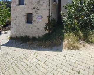 İzmir Karaburun'da Merkeze Yakın Konumda, Tarihi Yapıda, 2+1 Taş Ev - 4