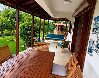 İzmir Menderes'te Denize Yakın Konumda, Ortak Havuzlu, Bahçeli Villa - 4