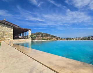 İzmir Urla'da Sakin Konumda, Özel Havuzlu, Lüks Villa - 1