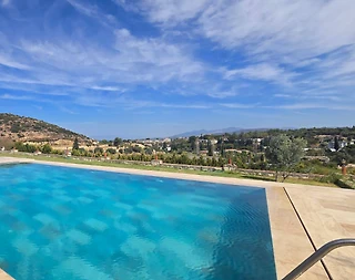 İzmir Urla'da Sakin Konumda, Özel Havuzlu, Lüks Villa - 2