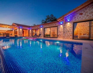 Kaş Üzümlü'de Doğa İçerisinde, Özel Havuzlu, Jakuzili, Lüks Villa - 1