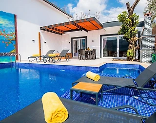 Kalkan Ulugöl'de Merkeze Yakın Konumda, Özel Havuzlu, Konforlu Villa - 1