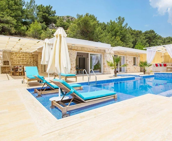 Kaş İslamlar'da Çekirdek Ailelere Uygun, Özel Havuzlu, Modern Villa - 1