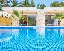 Kaş İslamlar'da Çekirdek Ailelere Uygun, Özel Havuzlu, Modern Villa - 2