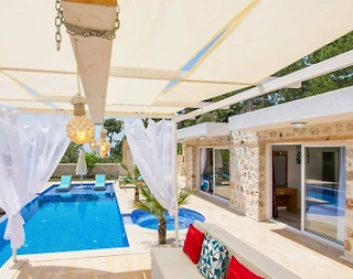 Kaş İslamlar'da Çekirdek Ailelere Uygun, Özel Havuzlu, Modern Villa - 5