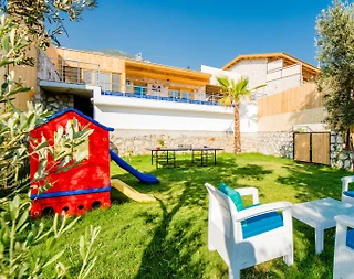 Kaş Bezirgan'da Çocuk Oyun Alanlı, Özel Havuzlu, Bahçeli Villa - 2