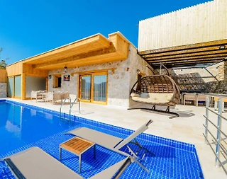 Kaş Bezirgan'da Çocuk Oyun Alanlı, Özel Havuzlu, Bahçeli Villa - 1