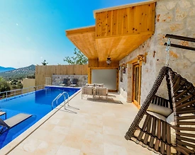 Kaş Bezirgan'da Çocuk Oyun Alanlı, Özel Havuzlu, Bahçeli Villa - 3